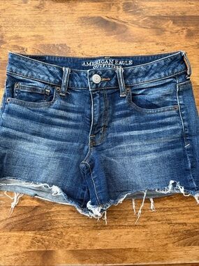 American Eagle Outfitters ,Distressed Denim Cutoff Shorts, Women’s US Size 8
